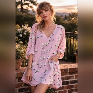 Size Large Belongsci Pink Floral V-Neck Swing Dress